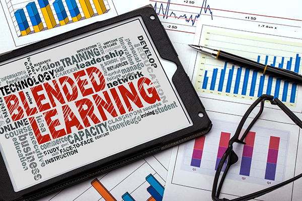 Manage Training with Blended Learning Strategies
