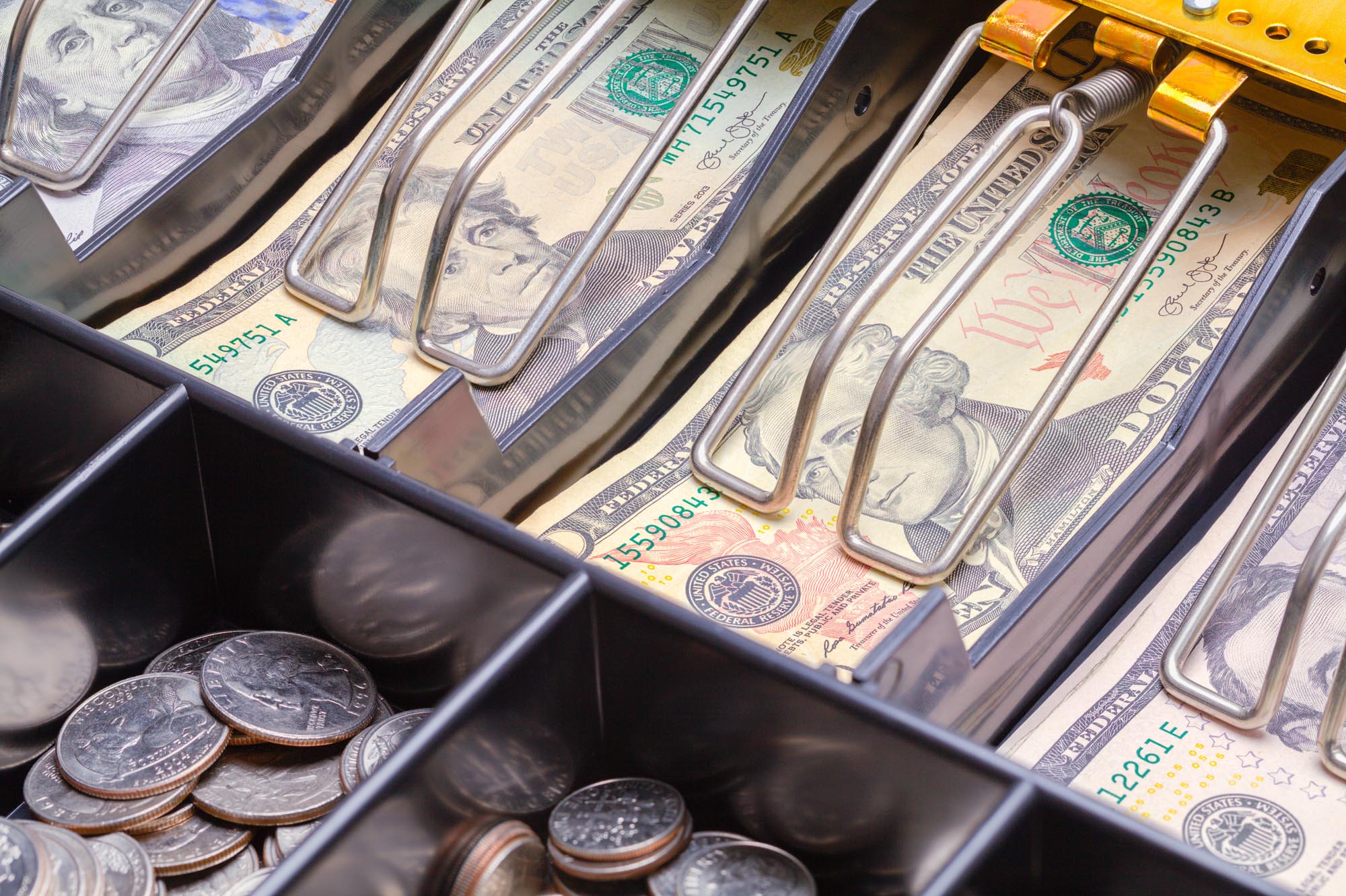 Cash handling best practices for convenience stores
